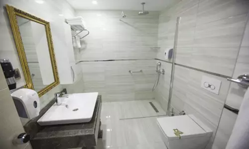 هتل آزورا دلوکس ریزورت اند اسپا آلانیا