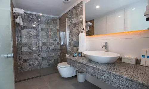 هتل لی بلو کوش آداسی