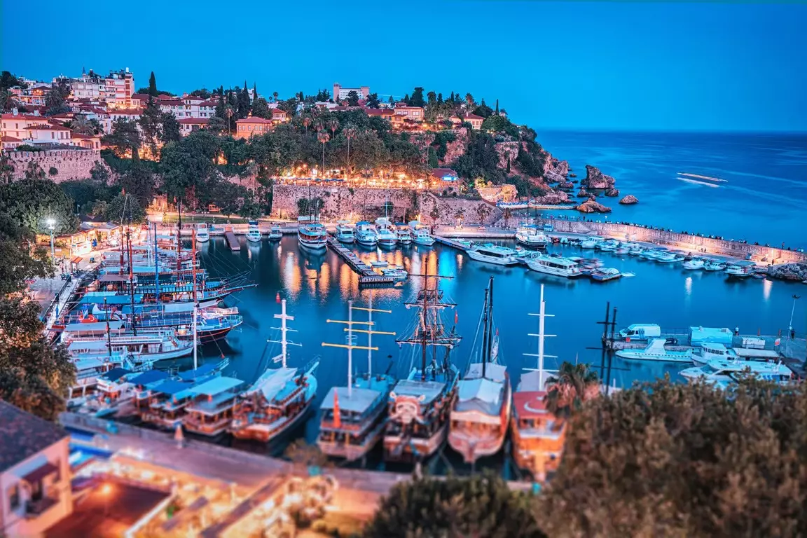 تور 6 شب آنتالیا نوروز ۱۴۰۴
